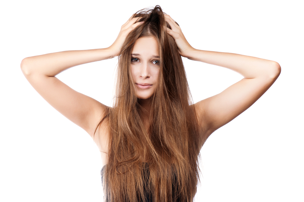 Understand symptoms and treatment of dry scalp and dandruff