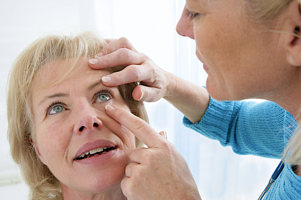 eye disease symptoms