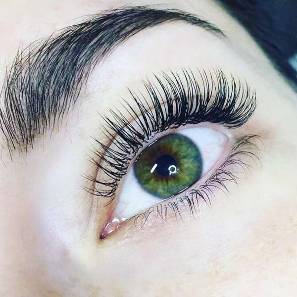 How to Remove Your Eyelash Extensions At Home ...