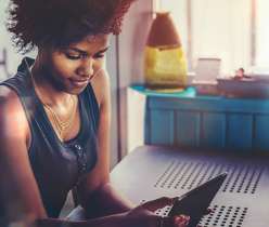 Girl in front of a laptop