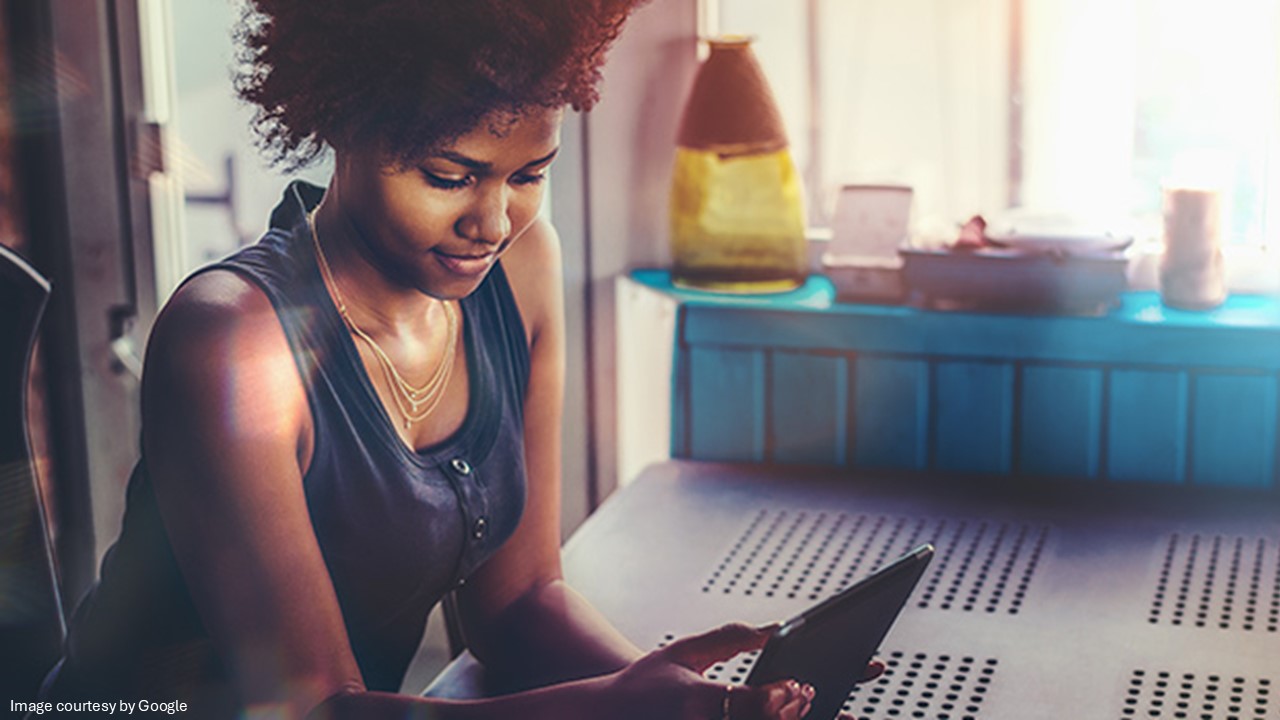 Girl in front of a laptop